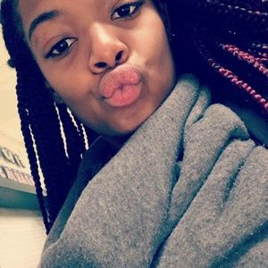 Meet your Posher, Kendra